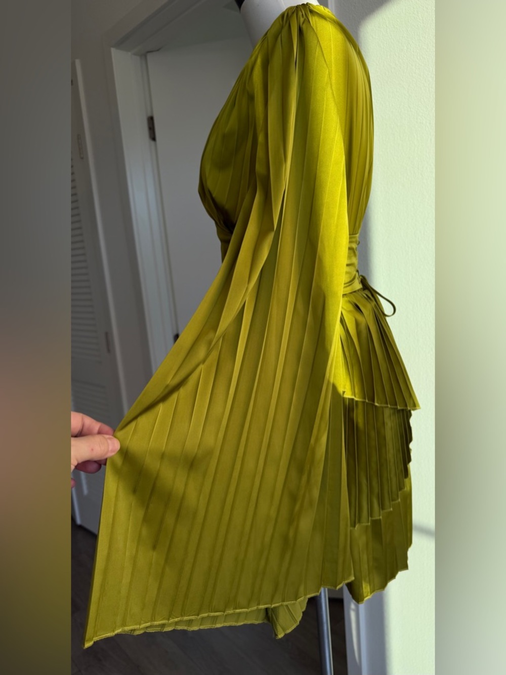 ANDREA IYAMAH
The Lenti Pleated Mini Dress in Onyx (Size S) - Picture 8 of 16